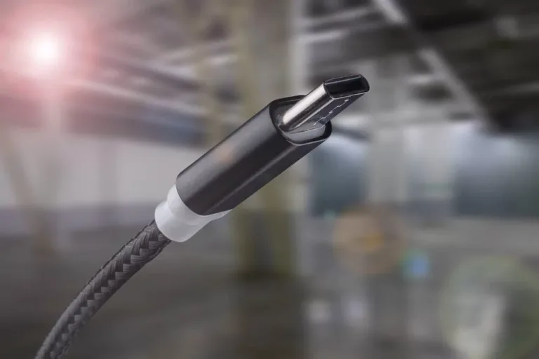 معرفیUSB 4 نسخه ۲٫۰ با پهنای باند ۸۰ گیگابیت در ثانیه