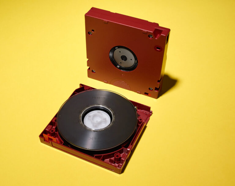 ذخیره سازی tape چیست و چرا از آن استفاده می کنیم؟